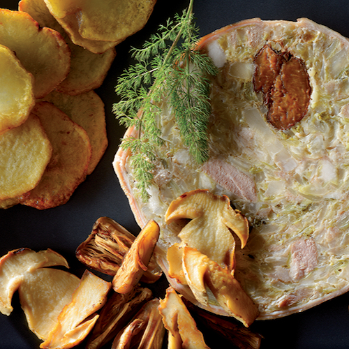 La maôche, plat de terroir de la Haute-Ardèche, servie en assiette